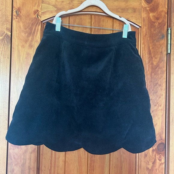 Love Riche Dresses & Skirts - Love Riche Black Scalloped Mini Skirt